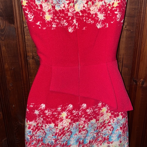 Delicate and feminine Sunday dress - Picture 7 of 8